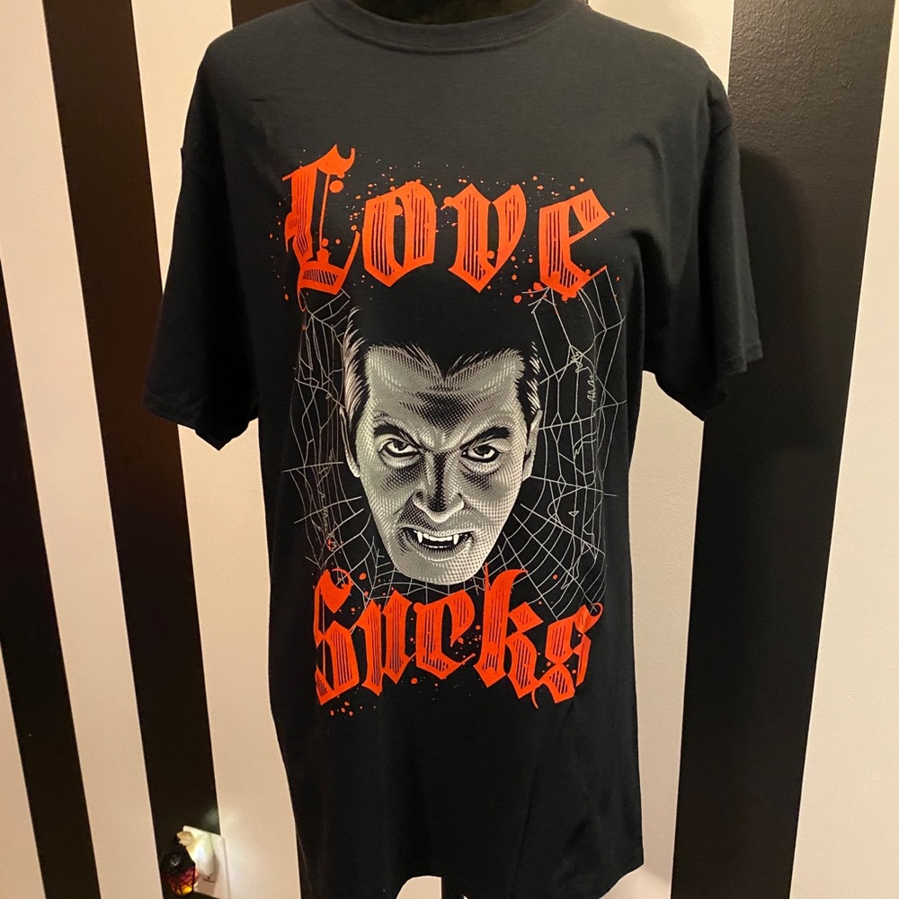 Love Sucks tee